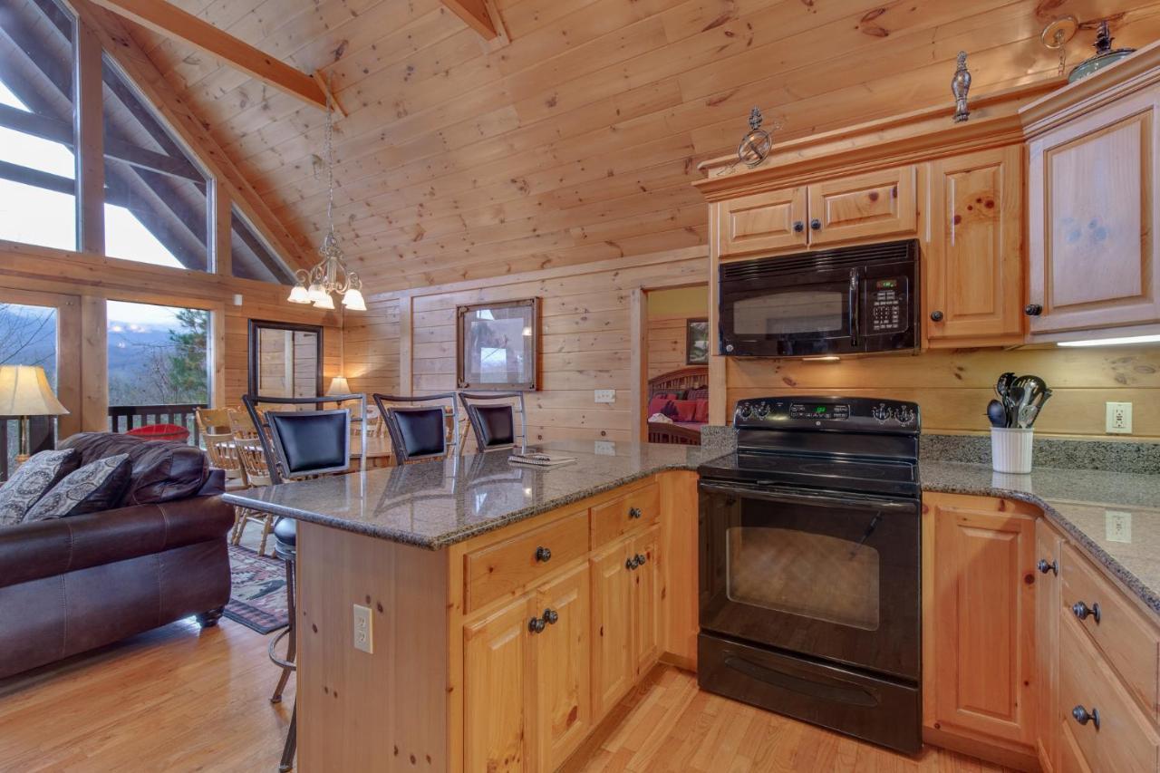 Above The Clouds, 4 Bedrooms, Pool Access, Private, Gaming, Sleeps 16 Gatlinburg Exterior foto