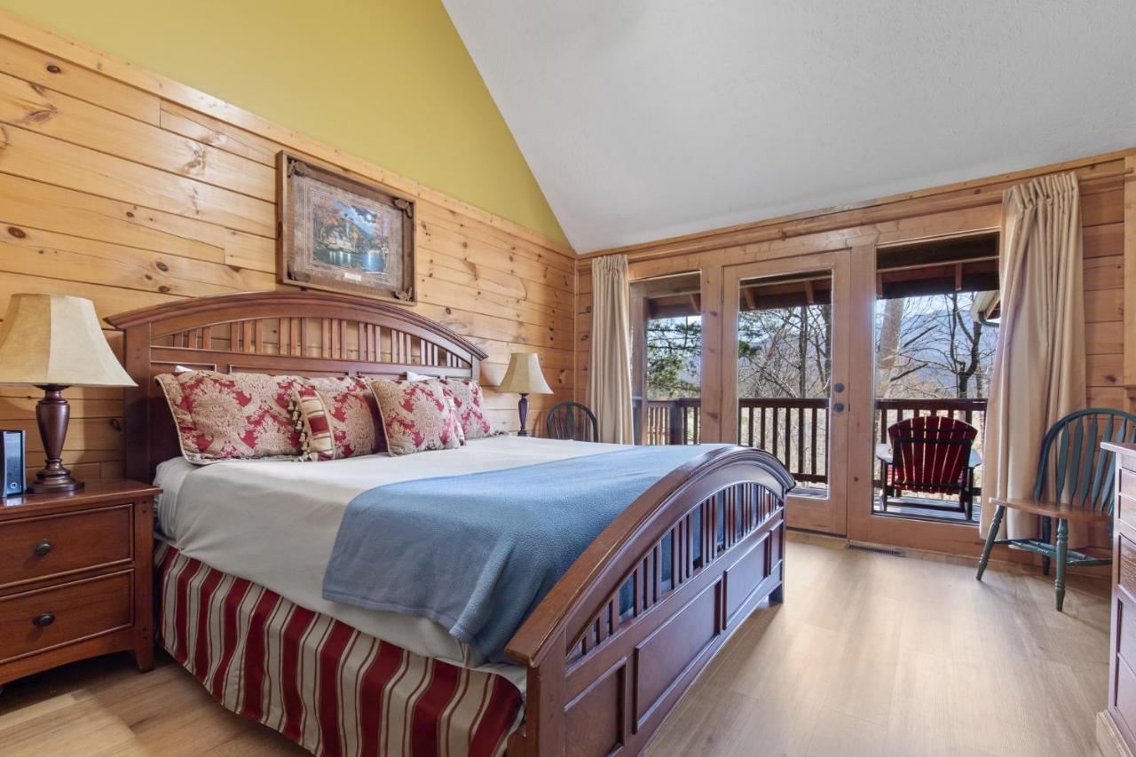 Above The Clouds, 4 Bedrooms, Pool Access, Private, Gaming, Sleeps 16 Gatlinburg Exterior foto